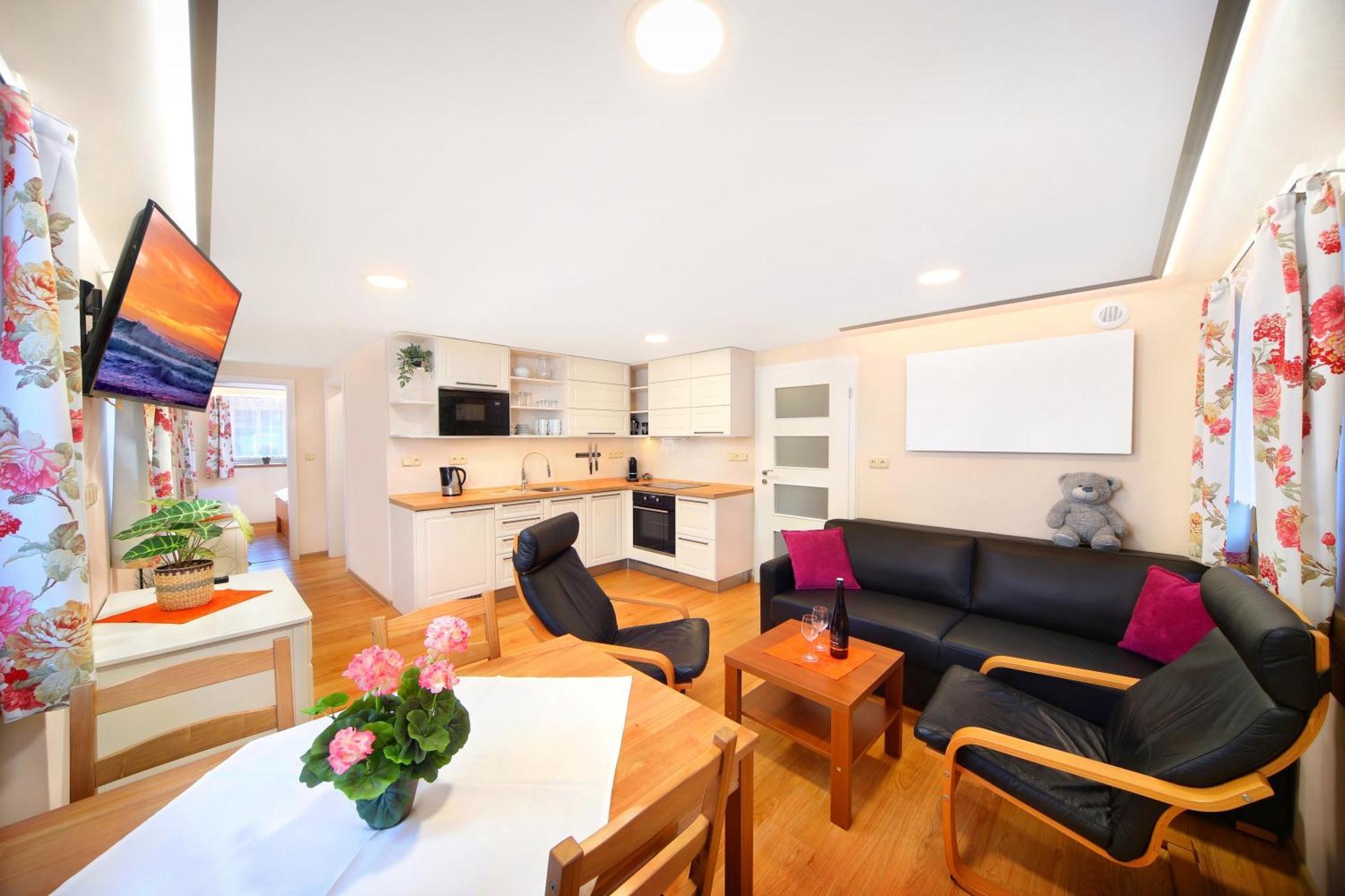 Apartmany Mlyn โรกีนีซ นัด ยีเซอโร ภายนอก รูปภาพ