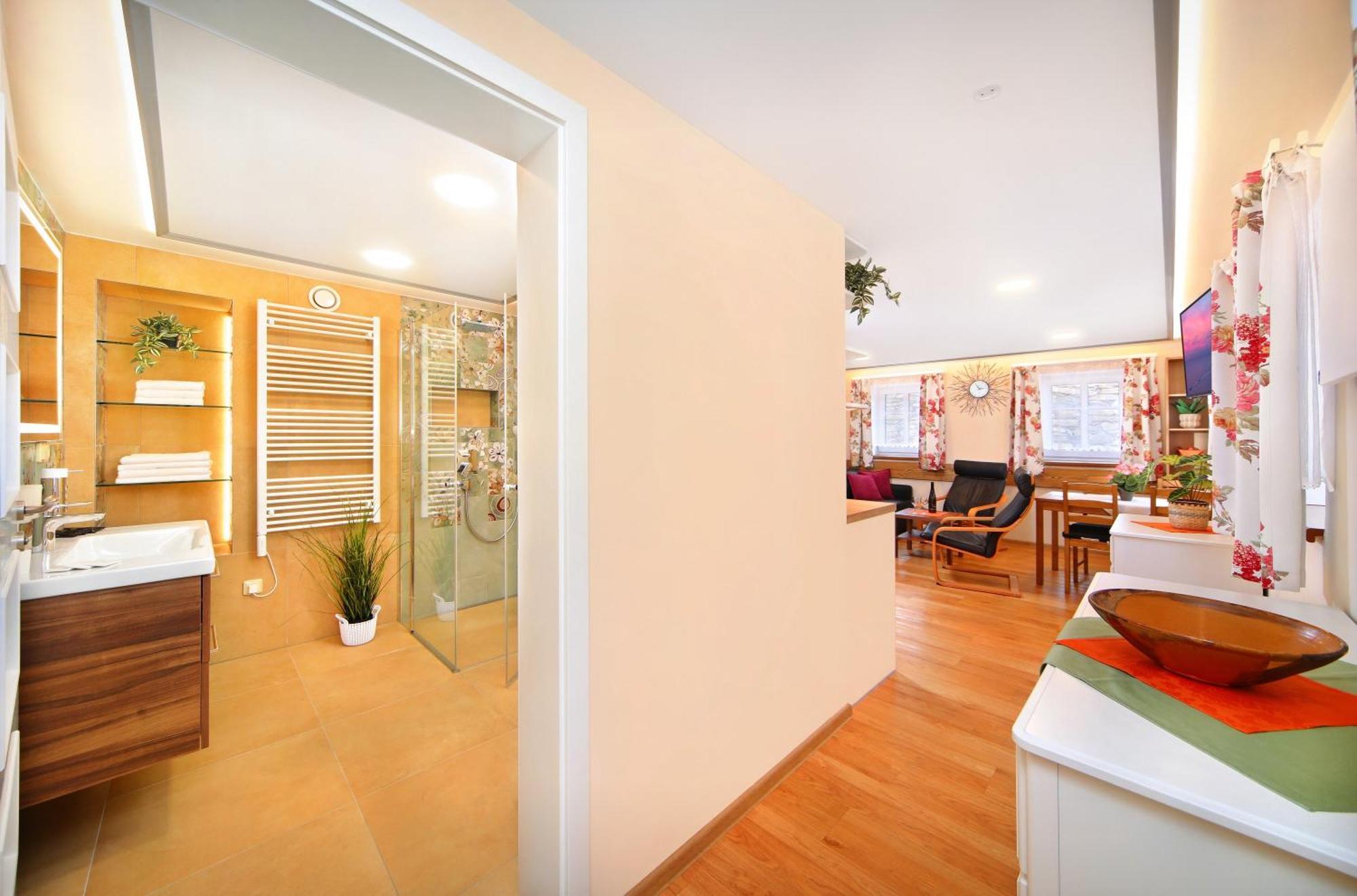 Apartmany Mlyn โรกีนีซ นัด ยีเซอโร ภายนอก รูปภาพ